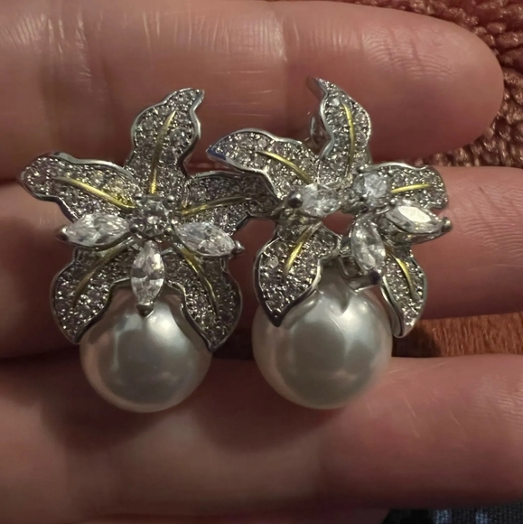 STUNNING orchid flower pearl earrings statement silver gold Crystal stones Stud - Picture 11 of 11
